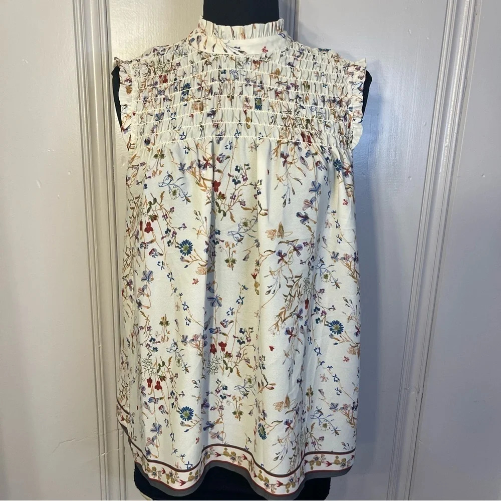 Max Studio Smocked Floral Top‎ Blouse Ruffle Neck and Sleeve XS